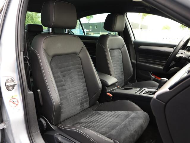 Volkswagen PASSAT 1.5 TSI R-Line 150PK DSG | Led Matrix | Trekhaak | Navigatie Pro | Digitaal dashboard | Camera
