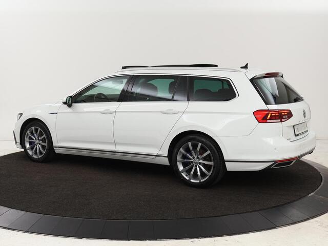 Volkswagen PASSAT Variant 1.4 TSI PHEV GTE Business | Panoramadak | Massage | Stoelverwarming | Adaptive cruise | Camera | Elektrische achterklep