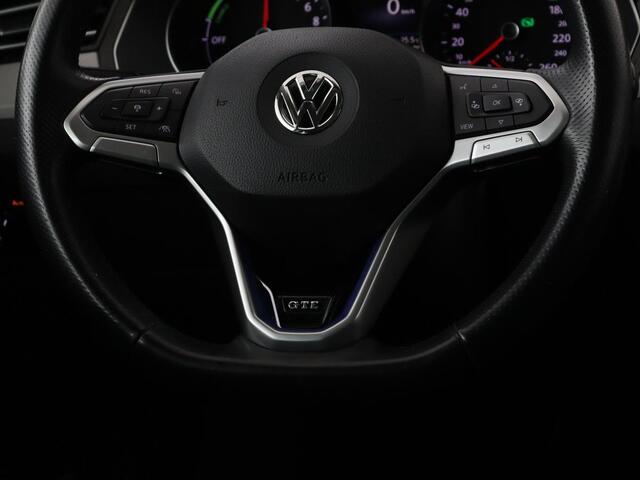 Volkswagen PASSAT Variant 1.4 TSI PHEV GTE Business | Panoramadak | Massage | Stoelverwarming | Adaptive cruise | Camera | Elektrische achterklep