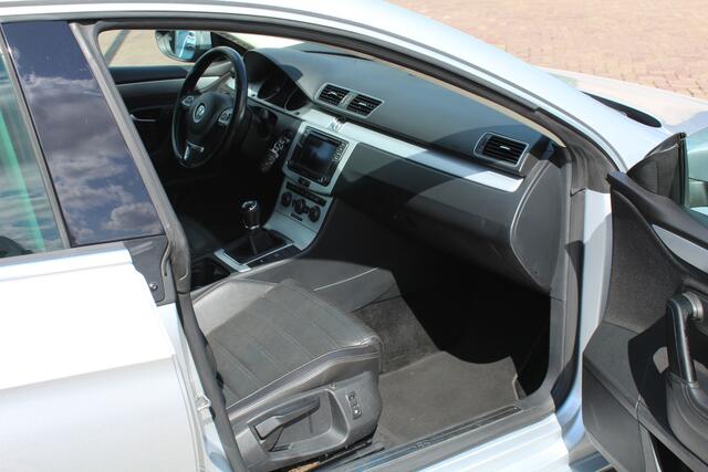 Volkswagen PASSAT Coupe 1.4 TSI ACT Connected Series Plus 150pk Navi Clima Leder Pdc Stoelvw