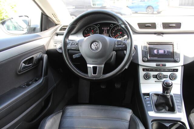 Volkswagen PASSAT Coupe 1.4 TSI ACT Connected Series Plus 150pk Navi Clima Leder Pdc Stoelvw