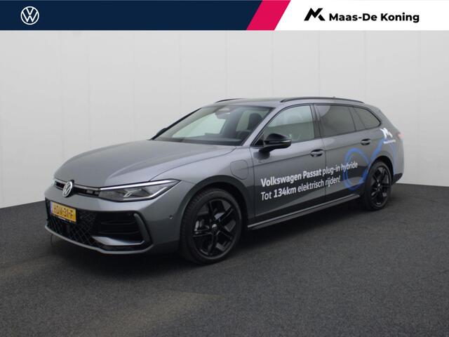 Volkswagen PASSAT Variant 1.5 eHybrid R-Line Edition 204 PK l Panoramadak l Black Style pakket