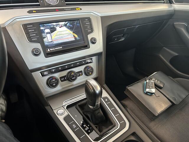 Volkswagen PASSAT Variant 1.4 TSI ACT Highline Business R navi/camera airco/ecc apk