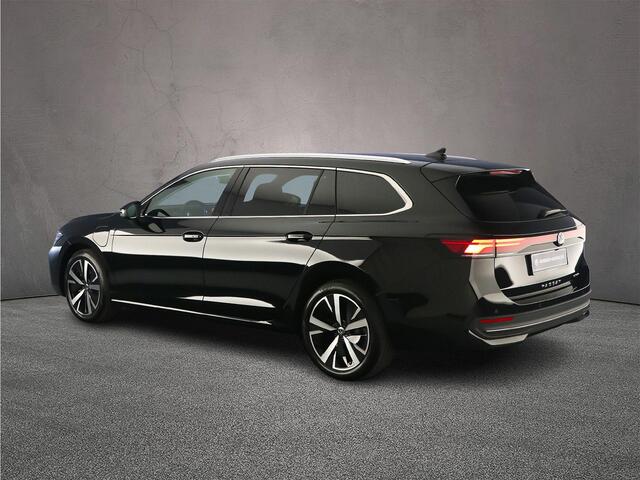 Volkswagen PASSAT Variant Business 1.5 TSI eHybrid 204pk DSG Automaat Trekhaak, Adaptive cruise control, Elektrische achterklep, Achteruitrijcamera, LED koplampen, Navigatie