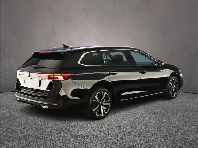 Volkswagen PASSAT Variant Business 1.5 TSI eHybrid 204pk DSG Automaat Trekhaak, Adaptive cruise control, Elektrische achterklep, Achteruitrijcamera, LED koplampen, Navigatie