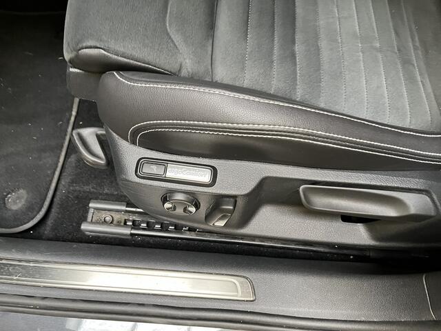 Volkswagen PASSAT Variant 1.4 TSI PHEV GTE Business / AUTOMAAT/ PANO/ ALCANTARA/ ELEKTR. TREKHAAK/ PARK. SENSOREN + CAMERA/ APP-CONNECT/ DIGITAL DASH/ KEYLESS/ CLIMA/ DAB/ ERGOCOMFORT/ NAVI