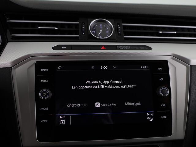 Volkswagen PASSAT Variant 1.4 TSI Comfortline Business | Clima | PDC | Apple carplay & Android auto |