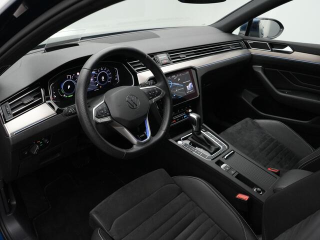 Volkswagen PASSAT Variant 1.4 TSI 218 pk DSG PHEV GTE Business | Panoramadak | Geheugen-/massagestoel | Navigatie Discover Pro | Adaptief onderstel | Rondomzicht camera