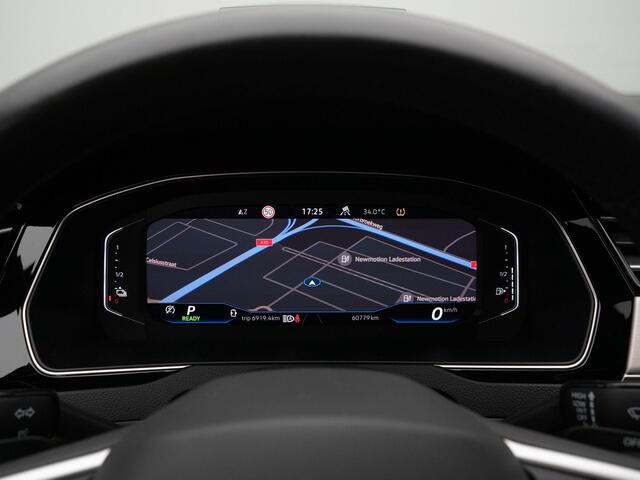 Volkswagen PASSAT Variant 1.4 TSI 218 pk DSG PHEV GTE Business | Panoramadak | Geheugen-/massagestoel | Navigatie Discover Pro | Adaptief onderstel | Rondomzicht camera