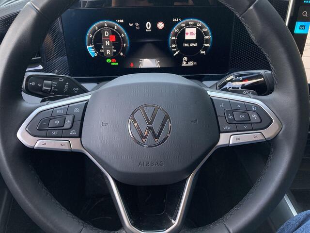Volkswagen PASSAT Variant 1.5eTSI/150PK Business DSG · Navigatie · Trekhaak · 360°Camera + Parkeersensoren