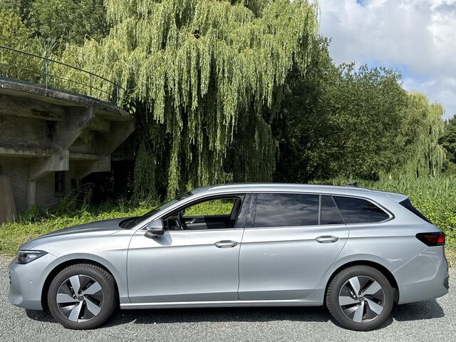 Volkswagen PASSAT Variant 1.5 eTSI 150PK DSG BUSINESS ALCANTARA/360°CAMERA/TREKHAAK