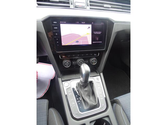 Volkswagen PASSAT Variant 1.4 TSI PHEV GTE Business AUTOMAAT|MATRIX LED KOPLAMPEN|VIRTUAL DISPLAY|KEY LES ENTRY/GO|AFNEEMBARE TREKHAAK|NAVIGATIE|ACHTERUIT RIJ CAMERA|ADAPTIVE CRUISE CONTROL