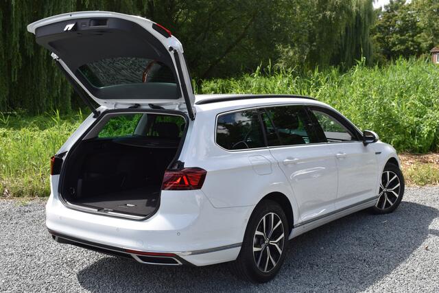 Volkswagen PASSAT Variant 1.4 TSI PHEV GTE Business VIRTUAL/CAMERA/IQ-LIGHT