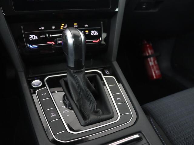 Volkswagen PASSAT 1.4 TSI PHEV GTE | Trekhaak | Camera | Adaptive cruise | Carplay | Navigatie | Matrix LED | Parkeerhulp | Bluetooth