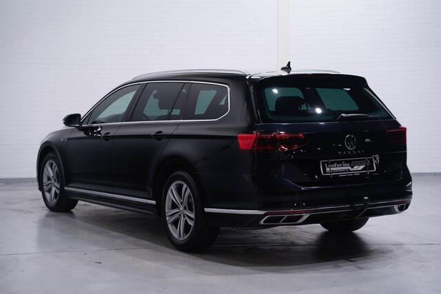 Volkswagen PASSAT Variant 1.5 TSI R-Line Business + Apple-carplay DAB ACC NAP stoelverwarming digi-cockpit navigatie sportinterieur trekhaak private-glas electrische achterklep camera