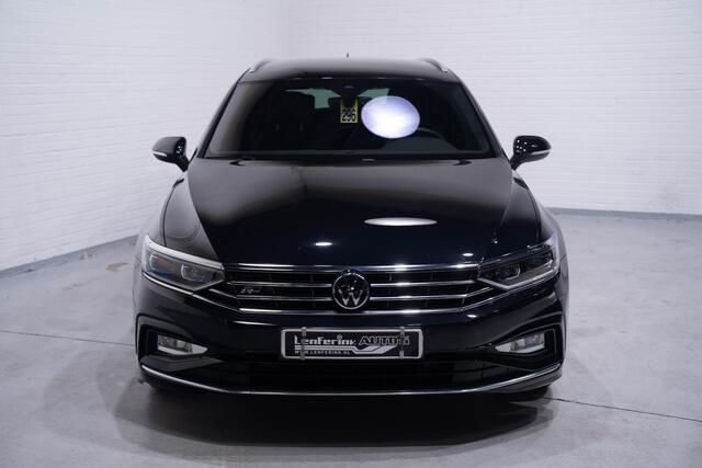 Volkswagen PASSAT Variant 1.5 TSI R-Line Business + Apple-carplay DAB ACC NAP stoelverwarming digi-cockpit navigatie sportinterieur trekhaak private-glas electrische achterklep camera
