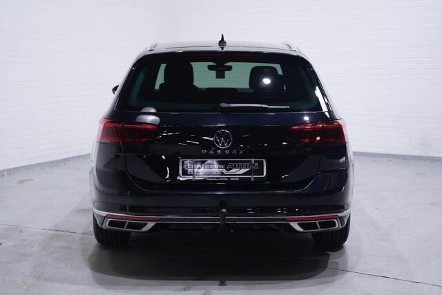 Volkswagen PASSAT Variant 1.5 TSI R-Line Business + Apple-carplay DAB ACC NAP stoelverwarming digi-cockpit navigatie sportinterieur trekhaak private-glas electrische achterklep camera