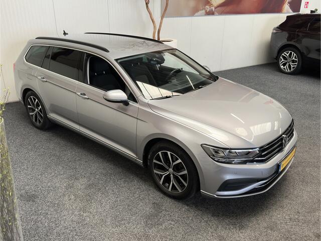 Volkswagen PASSAT VARIANT 1.5 TSI COMFORT BUSINESS NAVIGATIE ADAPTIVE CRUISE CONTROL STOELVERWARMING BLUETOOTH TELEFOON MEDIA VOORBEREIDING RIJSTROOKSENSOREN PDC 3010