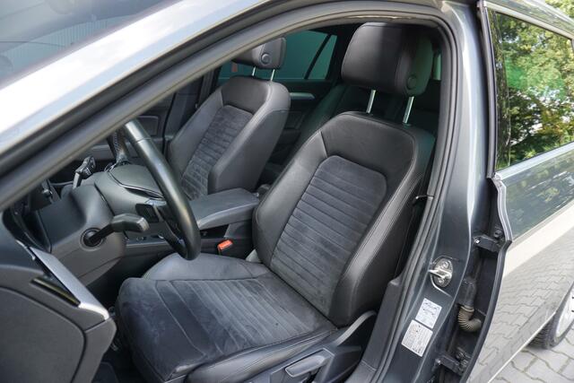 Volkswagen PASSAT Variant 1.4 TSI GTE Highline | Origineel NL | Panoramadak | Virtual Cockpit | ACC | Camera | Trekhaak |