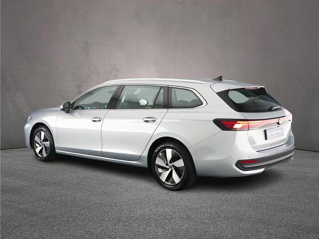 Volkswagen PASSAT Variant Business 1.5 eTSI 150pk DSG Automaat Trekhaak, Adaptive cruise control, Achteruitrijcamera, Navigatie, Parkeersensoren, App connect, LED koplampen