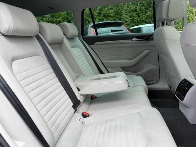 Volkswagen PASSAT Variant GTE Aut., Pano | Trekhaak | HUD | Massage