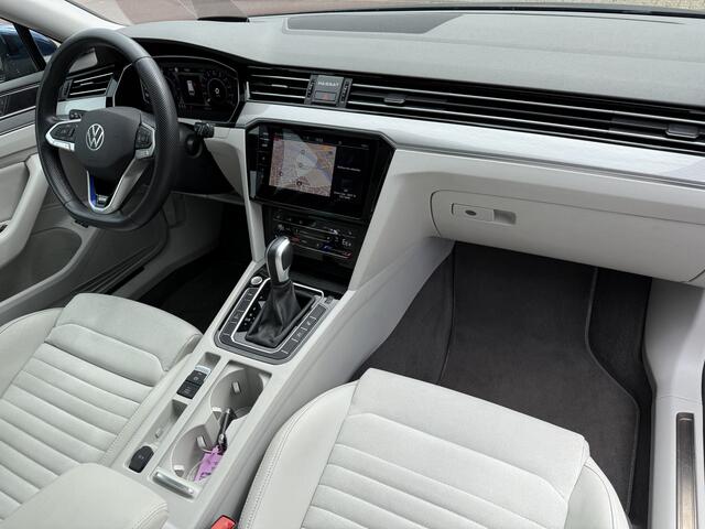 Volkswagen PASSAT Variant GTE Aut., Pano | Trekhaak | HUD | Massage