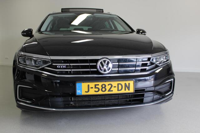 Volkswagen PASSAT Variant 1.4 TSI PHEV GTE Business | PANO | TREKHAAK | STOEL-VERW | KEYLESS | CARPLAY | 17'LMV | ACC | E-KLEP |