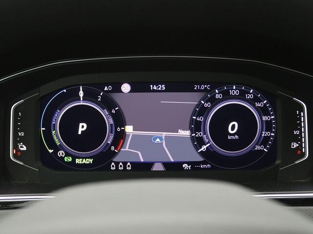 Volkswagen PASSAT Variant 1.4 TSI PHEV GTE Business 218PK DSG Pano-Schuifdak, Side Assist, Achteruitrijcamera, Adaptieve Cruise Controle, Ergo Comforstoelen incl memory, Winterpakket, Trekhaak, 17" LM Velgen