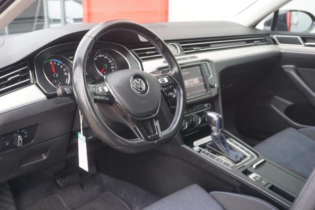 Volkswagen PASSAT Variant 1.4 TSI GTE | Origineel NL | RIJKLAAR | Trekhaak | Cruise Control | Navigatie |