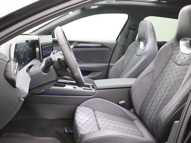 Volkswagen PASSAT Variant 1.5 eHybrid R-Line Edition 272PK DSG Matrix led, trekhaak, adaptive cruise, side assist, schuif-kanteldak, keyless, elek. bedienbare achterklep, stoelverwarming voor & achter, stuurwielverwarming, 19" lichtmetaal