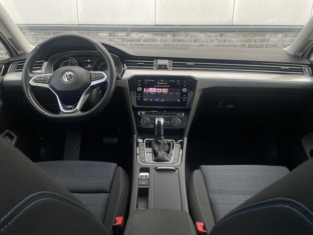 Volkswagen PASSAT Variant 1.4 TSI PHEV GTE Business | Pano | Elek. Trekhaak | Camera | Carplay | Navi | LED