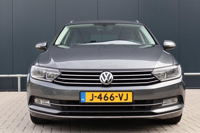 Volkswagen PASSAT Variant 2.0 TDI Highline 150pk | Active Info Display | Camera | Leer / Alcantara | Apple Carplay / Android Auto | Stoelverwarming | Trekhaak