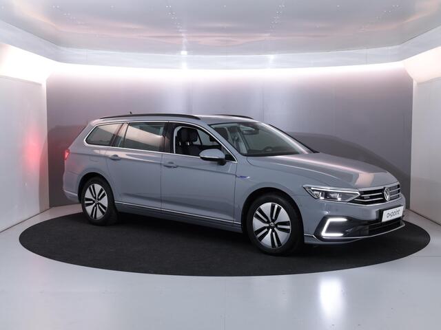 Volkswagen PASSAT 1.4 TSI PHEV GTE Business 218 pk Automaat (DSG) | Navigatie | Panoramadak | Parkeersensoren (Park assist) | Matrix LED koplampen | Stoelverwarming |