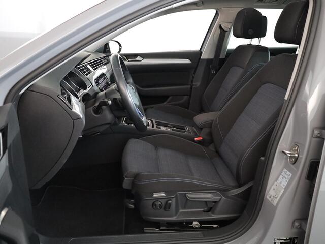 Volkswagen PASSAT 1.4 TSI PHEV GTE Business 218 pk Automaat (DSG) | Navigatie | Panoramadak | Parkeersensoren (Park assist) | Matrix LED koplampen | Stoelverwarming |