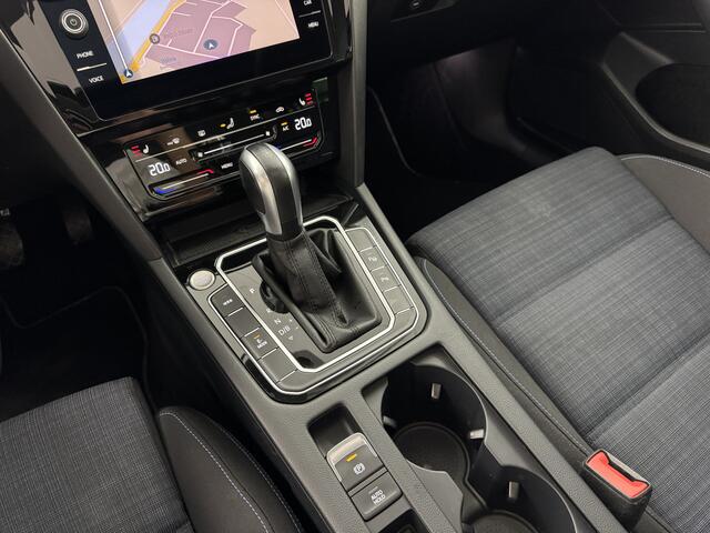 Volkswagen PASSAT 1.4 TSI PHEV GTE / Pano / ACC / Camera / Stoelverw