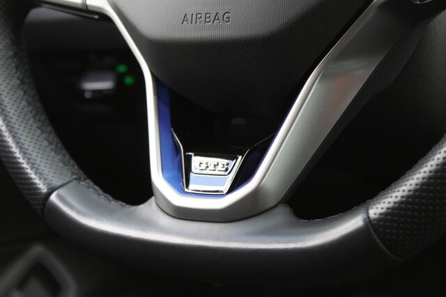 Volkswagen PASSAT Variant 1.4 TSI 204Pk PHEV GTE Highline All-Black | Leder/alcantara | Zwarte hemel | IQ-Light