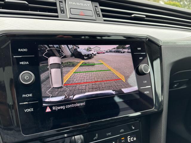 Volkswagen PASSAT Variant 1.4 TSI PHEV GTE Automaat Business Trekhaak / Panoramadak / Camera