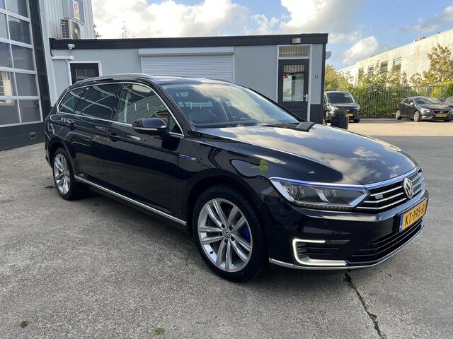 Volkswagen PASSAT Variant 1.4 TSI GTE Connected Series Plus PANO-DAK Trekhaak Stoelverw.