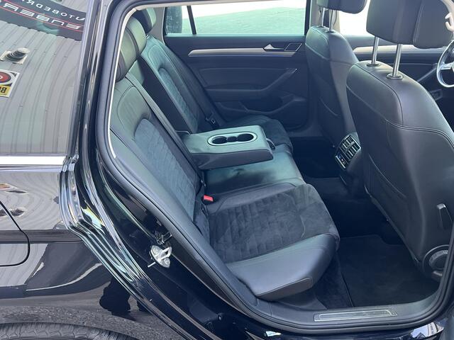 Volkswagen PASSAT Variant 1.4 TSI GTE Connected Series Plus PANO-DAK Trekhaak Stoelverw.