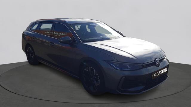 Volkswagen PASSAT Variant 1.5 eTSI R-Line Business | Trekhaak | Panoramadak