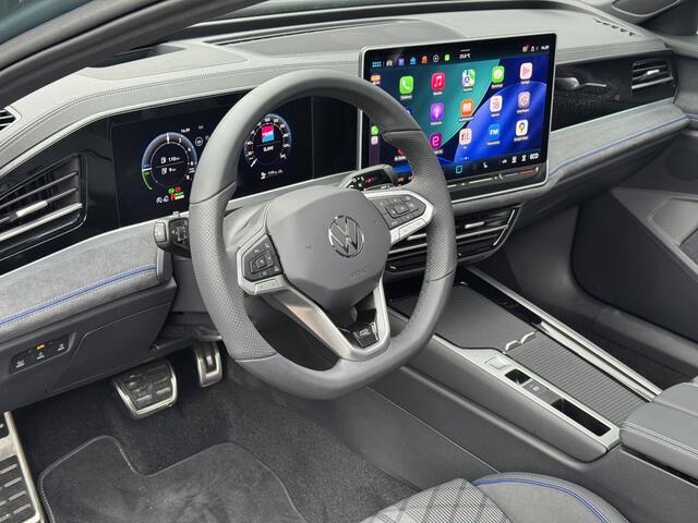 Volkswagen PASSAT Variant 1.5 eHybrid R-Line Edition 272pk | HUD | Pano | Trekhaak