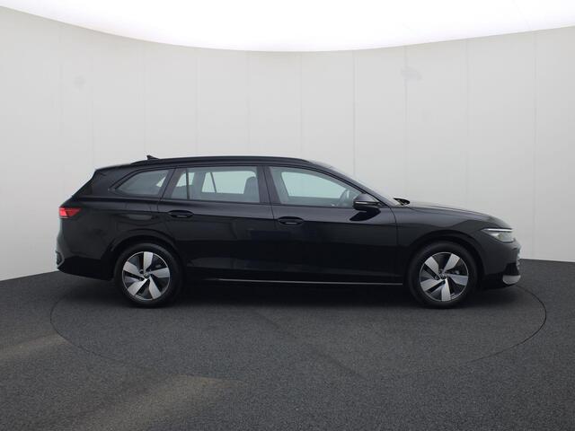 Volkswagen PASSAT Variant 1.5eTSI/150PK DSG · Navigatie · Stoel-& stuurverwarming · Apple/Android · Garantie tot juni 2026