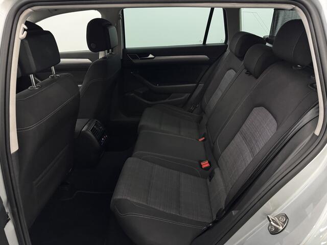 Volkswagen PASSAT Variant 1.5 TSI Comfort Business Clima, Navi, Parkeersensoren, Keyless start, Cruise control, A start stop, Lichtmetalen velgen