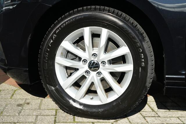 Volkswagen PASSAT Variant 1.5 eTSI Business Navigatie/Trekhaak/Parkeersensoren