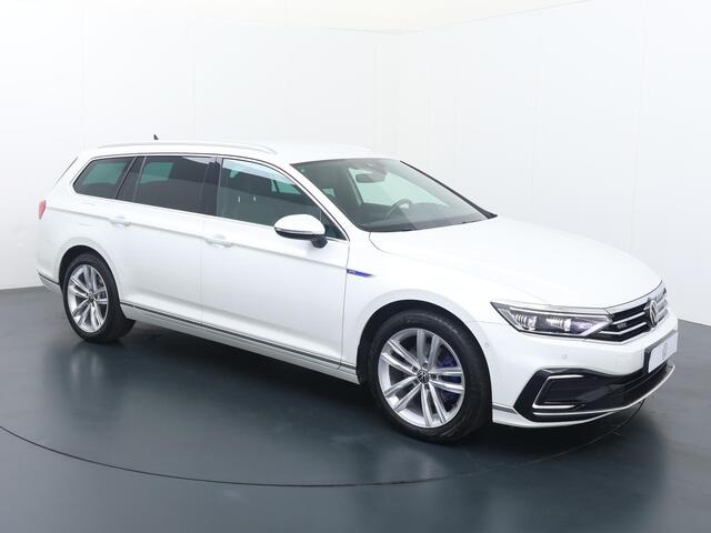 Volkswagen PASSAT Variant 1.4 TSI PHEV GTE Business | 218 PK | SoH 90% | Automaat | Trekhaak | Matrix LED koplampen | Navigatiesysteem | 18"LM velgen |