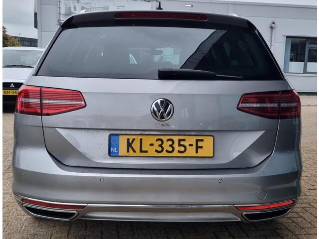 Volkswagen PASSAT Variant 1.4 TSI GTE Connected Series Plus | Zeer Nette Staat! | NL AUTO | Volledig Dealeronderhouden! | Elektrisch Glazen Panorama-dak | Leer | Stoelverwarming | Ergo Comfort Stoel | Dynaudio | Adaptive Cruise Control |Parkeersensoren Voor en Achter | 2 S