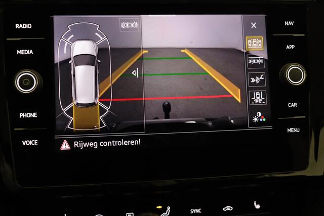 Volkswagen PASSAT Variant 1.4 TSI PHEV GTE Business | LED | MASSAGE | STOELVERWARMING | DAB | CAMERA | TREKHAAK
