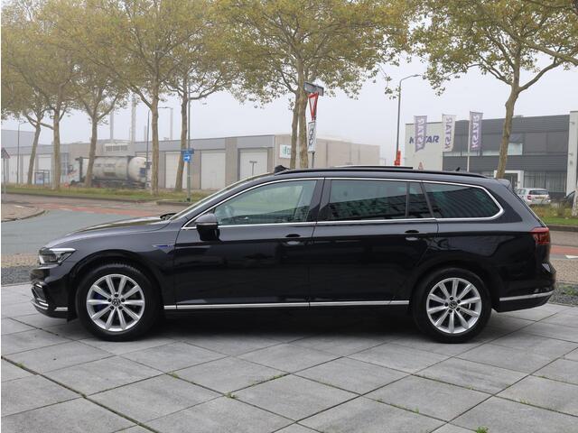 Volkswagen PASSAT Variant GTE 1.4 TSI PHEV 218PK | Panodak | Head-up | Keyless | IQ Light Matrix LED | Achteruitrijcamera | Trekhaak | Elektrische kofferklep |