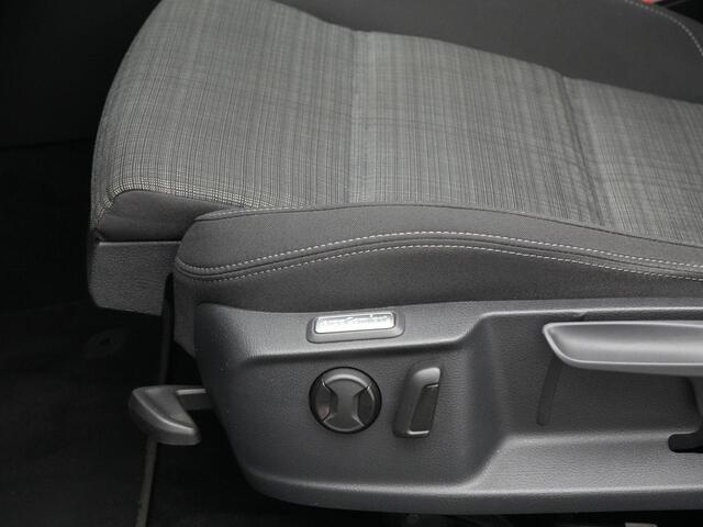 Volkswagen PASSAT Variant 1.5 TSI 150 pk DSG Comfortline Business | LED koplampen | Trekhaak | Adaptive Cruise | Parkeersensoren voor/achter | Climatronic | Carplay | Navigatie | 16 inch