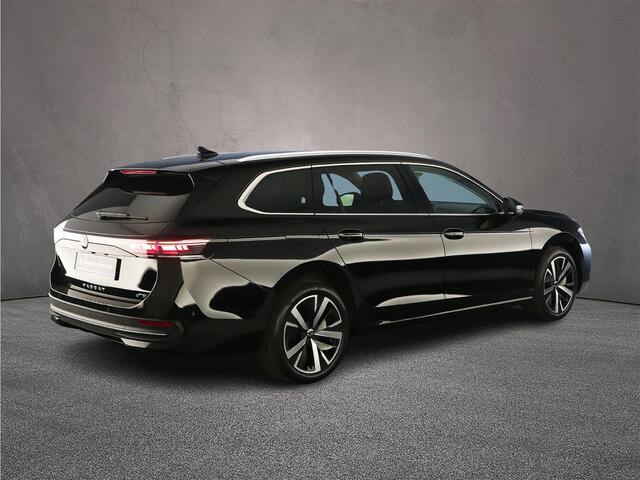 Volkswagen PASSAT Variant Business 1.5 eTSI 150pk DSG Automaat Trekhaak, 360 camera, Elektrische achterklep, Adaptive cruise control, Achteruitrijcamera, Navigatie, Harman Kardon audio